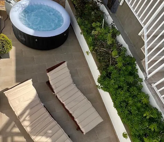 Queen Hvar Luxury Apartment Jacuzzi & Bikes Apartamento Hvar Town
