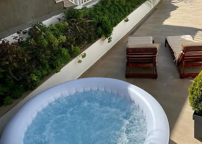 Queen Hvar Luxury Apartment Jacuzzi & Bikes * Hvar Town