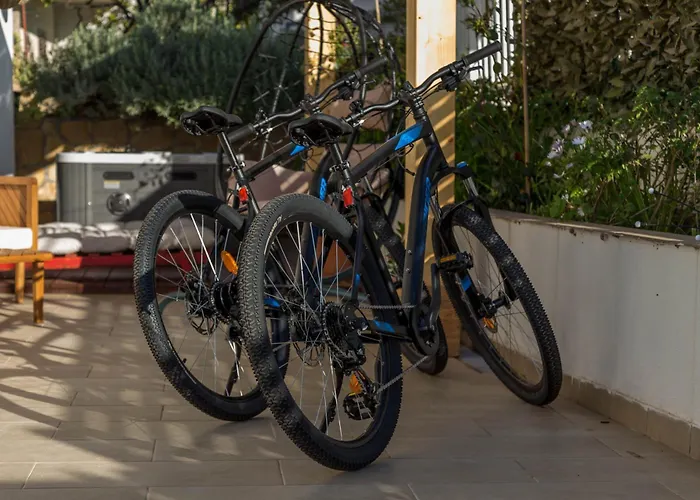 Queen Hvar Luxury Apartment Jacuzzi & Bikes *